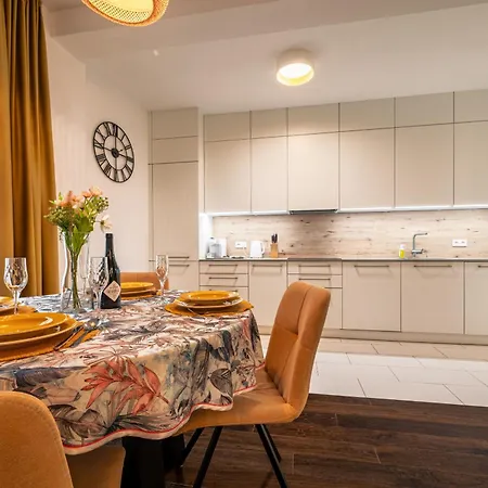 Wyspa Slodowa - Location, Tram&park Nearby - By Rentujemy Wroclaw