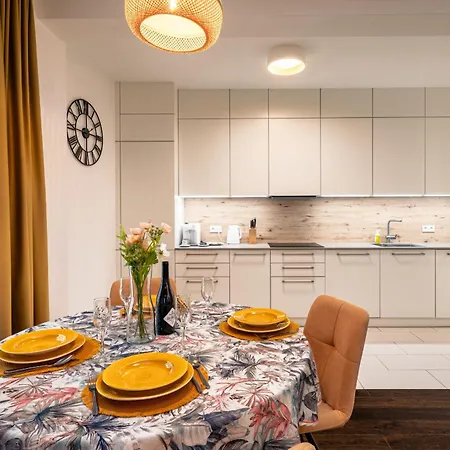 Wyspa Slodowa - Location, Tram&park Nearby - By Rentujemy Апартаменти *